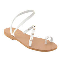 Load image into Gallery viewer, White leather sandals with pearl studs 
