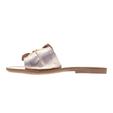 Load image into Gallery viewer, pink leather sandals with bow
